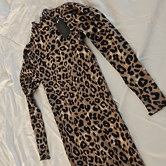 Leopard print girls long sleeve girls dress. Like Flo Dutch clothing brand. - Picture 2 of 4